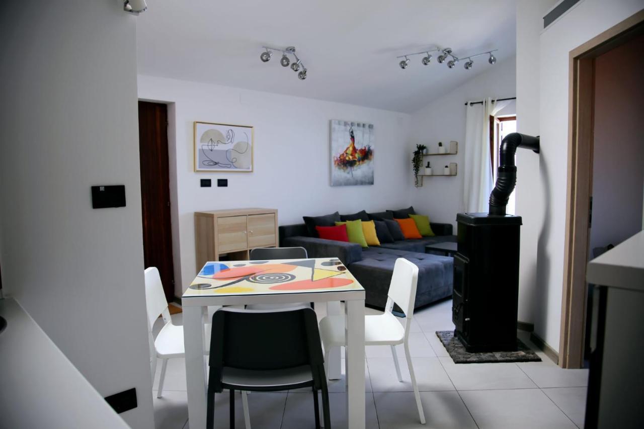Apartman Tera Apartment Dobreć Exterior foto